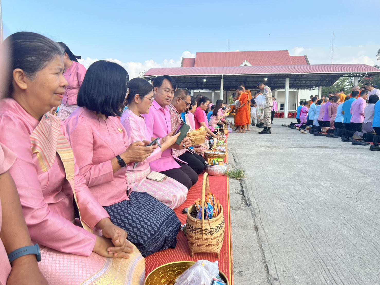 title - ส.ป.ก.ยโสธร ร่วมพิธีทำบุญตักบาตร พิธีบวงสรวงพระบรมราชานุสาวรีย์รัชกาลที่ 5 พิธีวางขันหมากเบ็งและพิธีบวงสรวงพระสุนทรราชวงศา (สิงห์) เพื่อความเป็นสิริมงคลเนื่องในโอกาสวันสถาปนาจังหวัดยโสธร และการจัดงานกาชาด ประจำปี พ.ศ.2569
